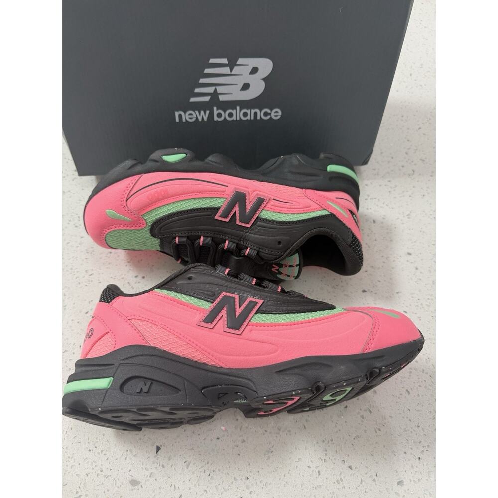 New in Box New Balance 1000 Kids' Shoes Black/Pink Size 6 With Box